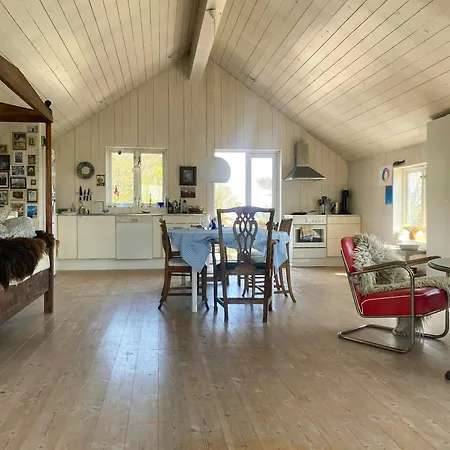 Сasa de vacaciones Architect-designed House With Pier In Ny Hellesund