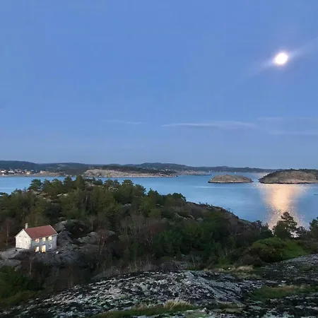 Architect-designed House With Pier In Ny Hellesund Casa de Férias *
